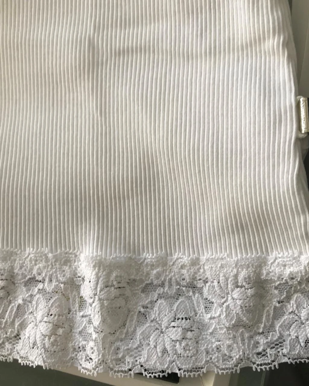 Street One M38 jolie blouse côtelée blanche avec finition en dentelle . – photo 3